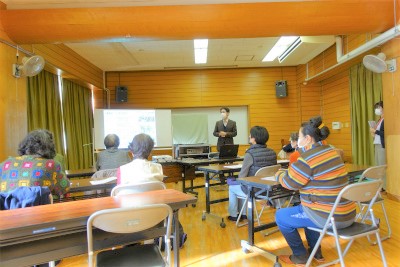 豊中市の刀根山小学校で講演会の講師をしました！