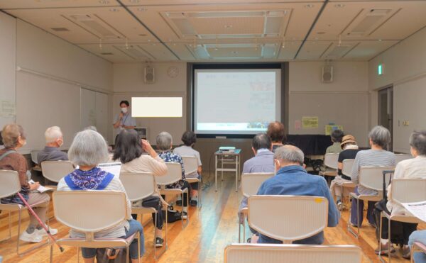 豊中市の公民館で「安心出来る高齢者施設の選び方」の講演会の講師をしました