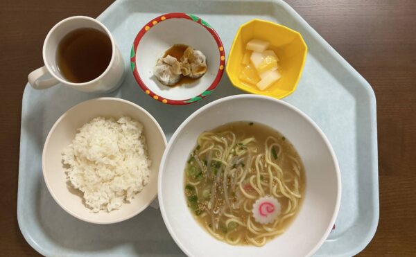 豊中市の老人ホームの見学で美味しいランチを試食させていただきました！